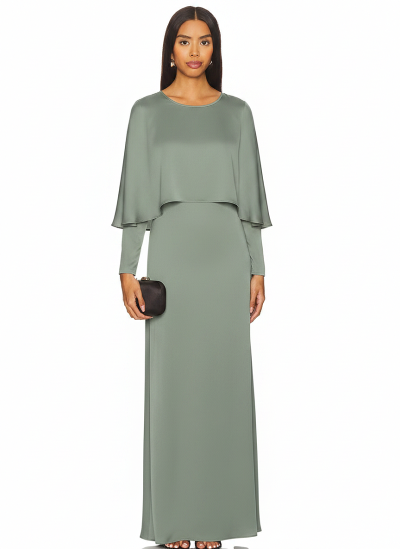 elegant-flowy-maxi-dress-angle-1-1 Model wearing an elegant flowy maxi dress in a light, soft fabric, perfect for comfort and style.